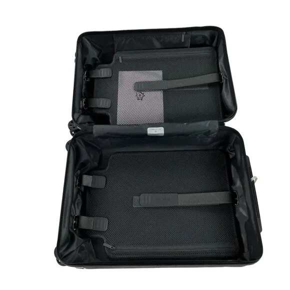 RIMOWA x Lufthansa Limited Edition Essential Cabin Carry On Gloss Black 36L NEW - Picture 12 of 15